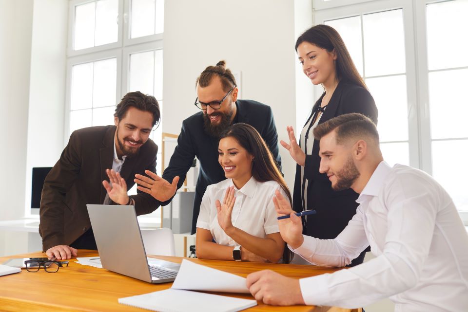 Comprueba que el nombre de tu empresa no ha sido utilizado ya