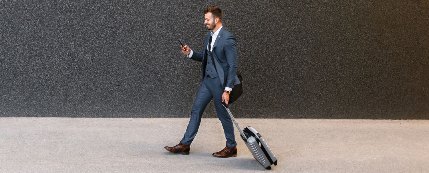 ¿Tu equipaje sufrió daños o falta de objetos en tu último viaje? ¡No te preocupes! Te explicamos paso a paso cómo reclamar con éxito a la compañía aérea. Desde presentar el PIR hasta recibir la indemnización, aquí tienes todo lo que necesitas saber para resolver cualquier inconveniente durante tus vacaciones.