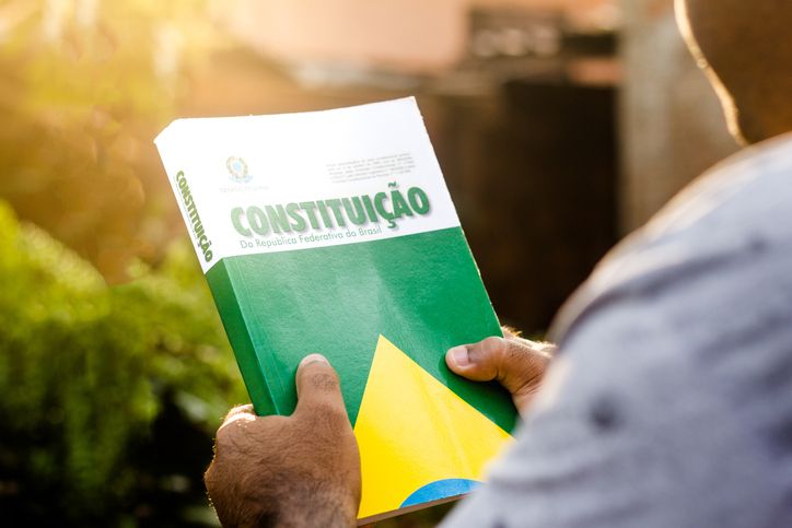 Essas são as legislações brasileiras que estipulam as regras para diferentes tipos de empresa.